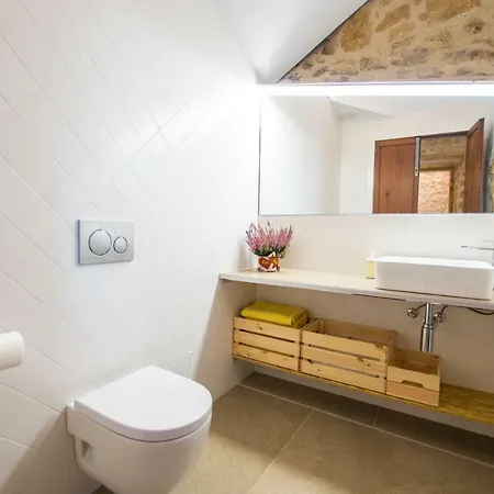 Roja, Design Townhouse In
