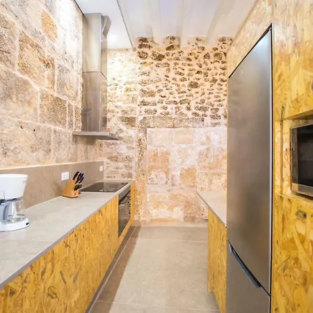 Roja, Design Townhouse In